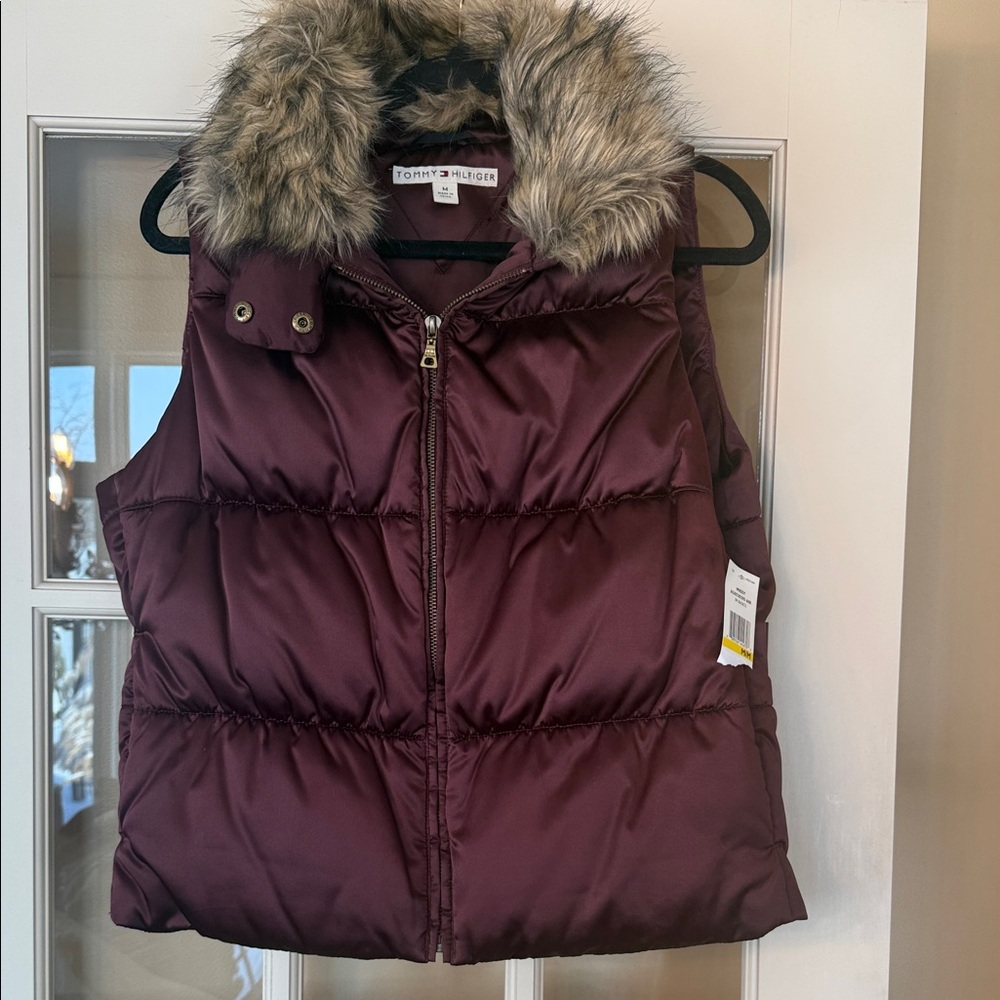 NWT size Medium. Tommy Hilfiger Maroon Puffer Vest with Detachable Faux Fur Trim